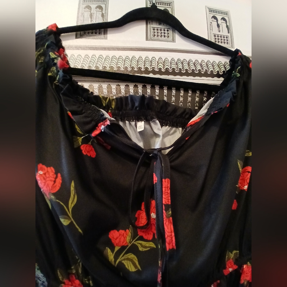 SHEIN BLACK AND RED ROMPER - Picture 10 of 10